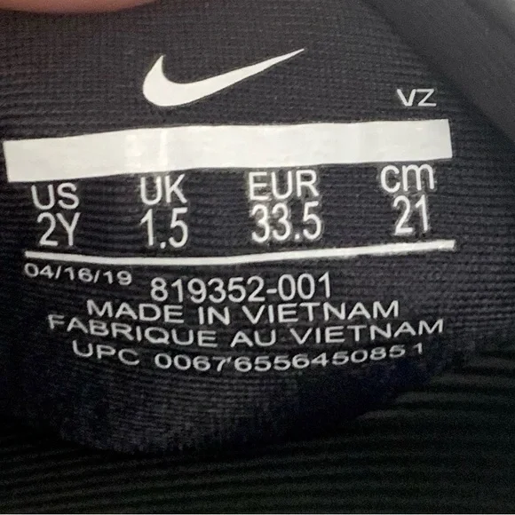 Nike Youth Black Slides with White Swoosh Logo ~ 2Y - Picture 7 of 8